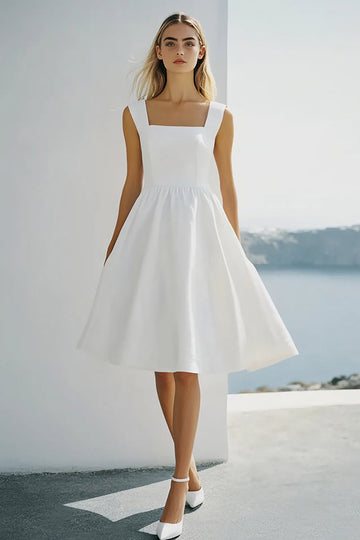 Robe courte de graduation blanche en mousseline de soie à col carré